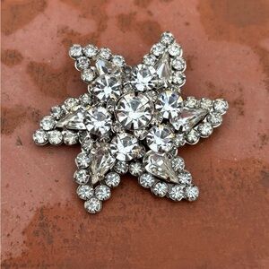 Vintage Rhinestone Brooch